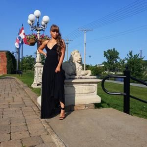 Meet your Posher, Julia